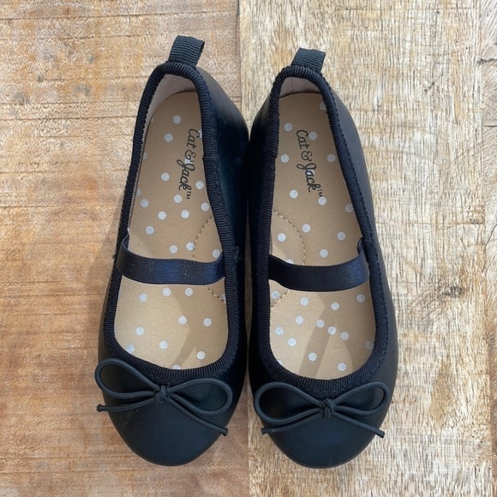 Cat & Jack girls shoes size 7